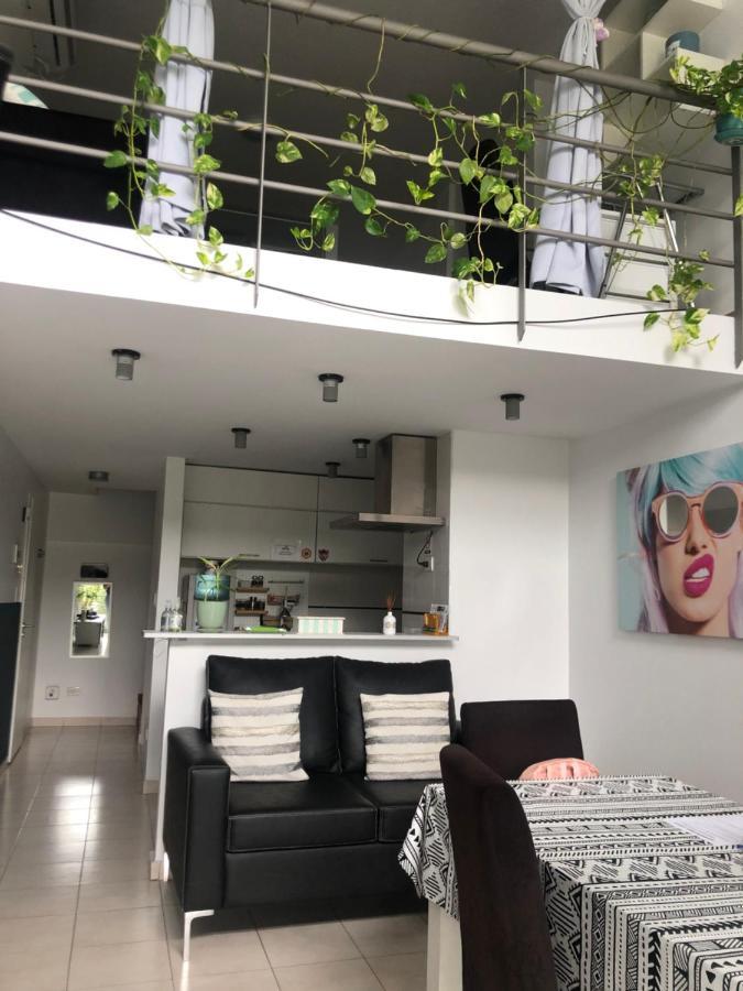 El Depto Tipo Duplex Pleno Centro Incluye Cochera Consultar Servicio De Parking Apartment Monte Grande Bagian luar foto